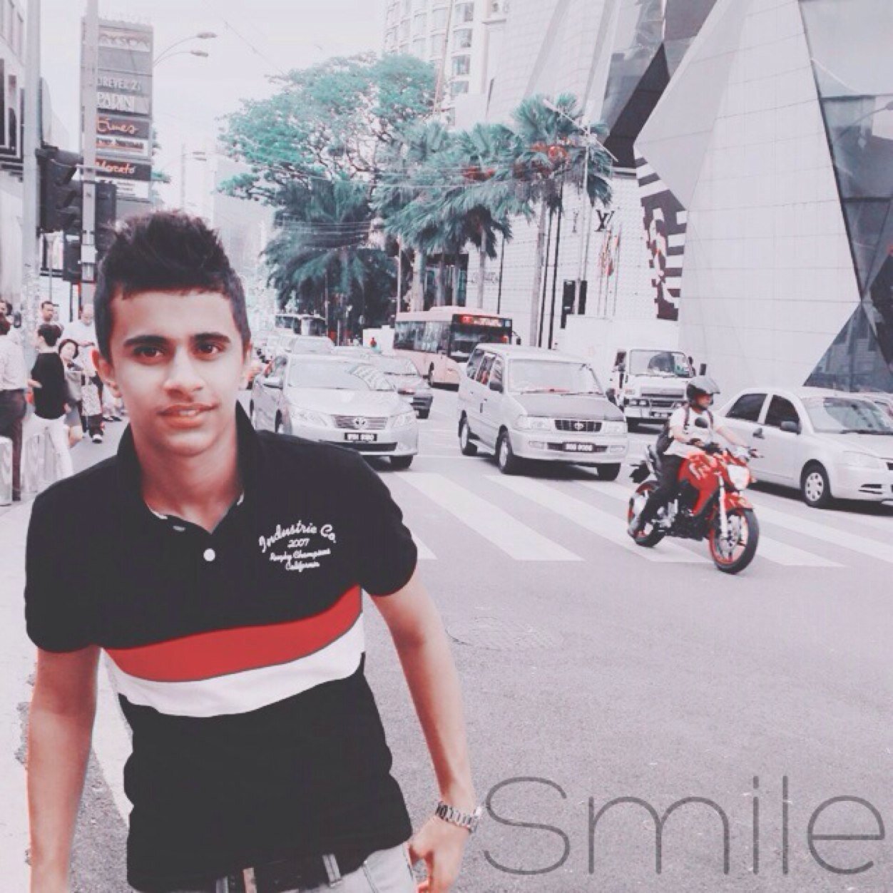 Iraqi , Malaysia , Age 17 , Kik : mower16