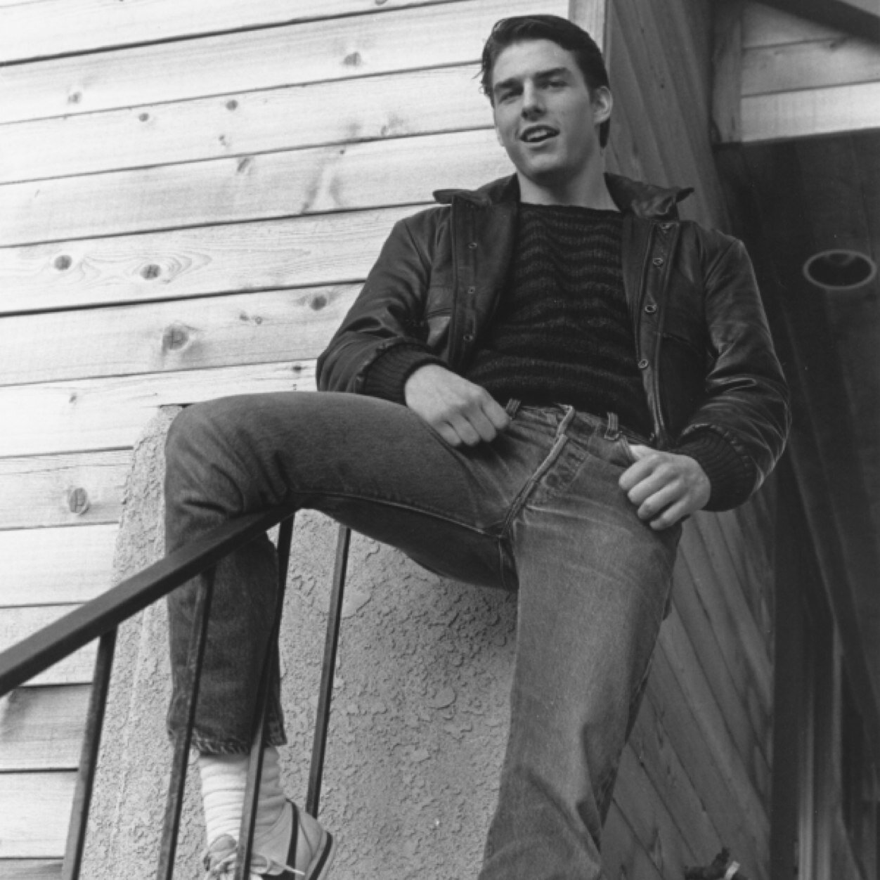 Steve Randle, 17. • I work at the DX • Sodas my best bud • (Engaged) Dixie has my heart {@Heart_ofdixie_} •Greaser• Tusla, Oklahoma {RP}