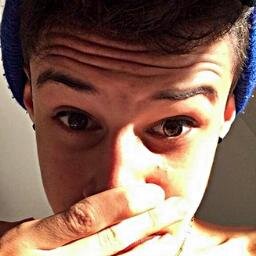 Love_Vilhena's profile picture. Fã clube dedicado ao youtuber @Vilhennaa_.                            Vilhena me seguiu no dia 15/10/2013.