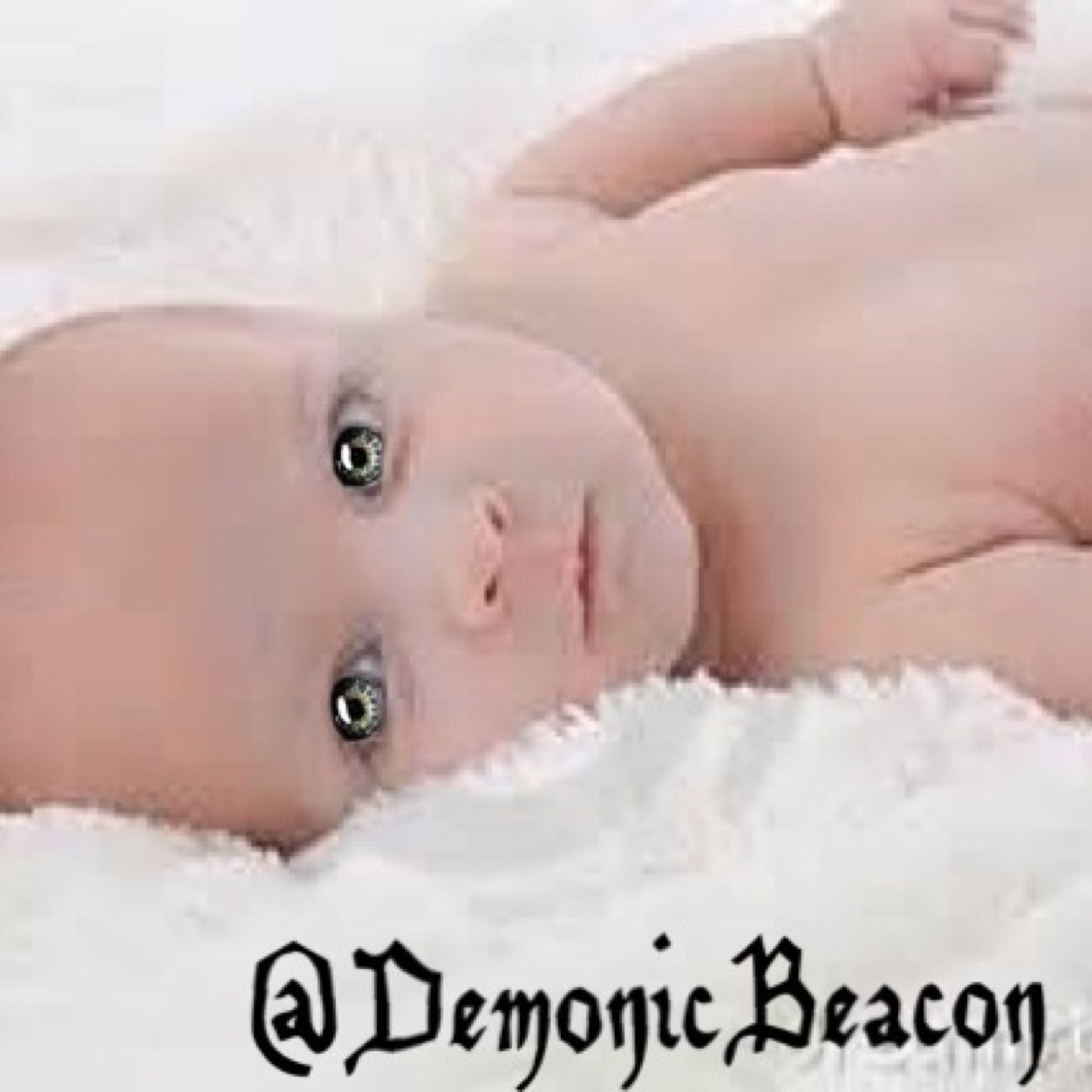 Son Of @DemonInsideMe_ & @Demonic_Martina Reborn to a cruel world by my fathers hands. I'm one of a kind, My blood is 1/2 Furyan & Demon RP•18+