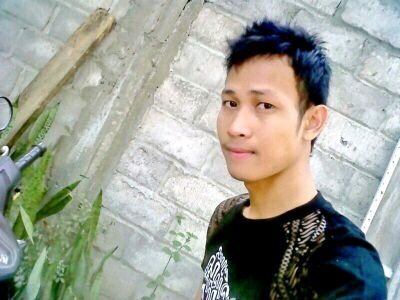 Palace heaven builder, religion expert, love family and mom. Management Economic at WB Finance of Banking Academy Semarang.