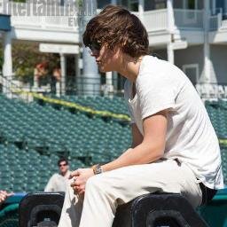 ciao a tutti amo gli 1D ma il mio amore e harry styles
