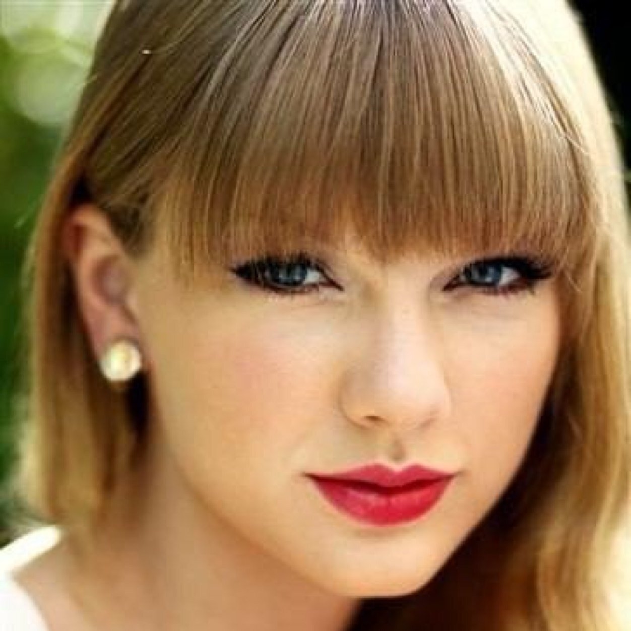taylor swift please follow meヽ(｀･ω･´)ﾉJapan