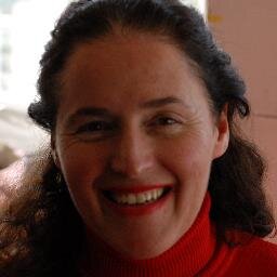 Piano teacher, specialising in helping anyone learn piano the fast and easy way and passionate about helping you organise great parties thanks to live music.