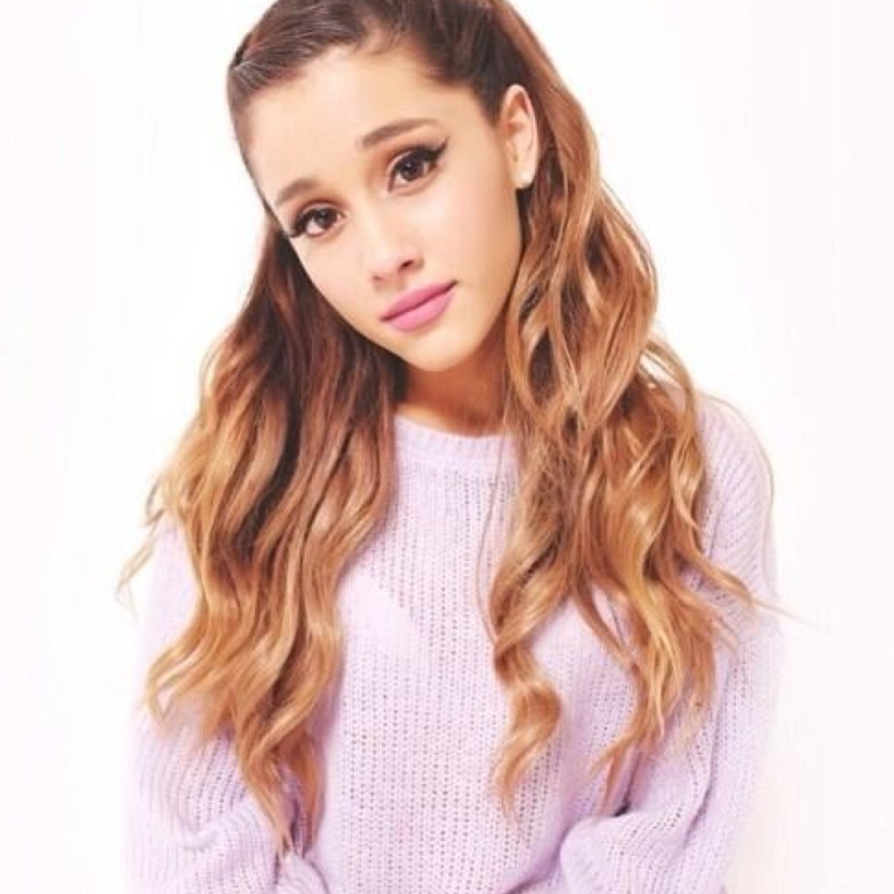 saved acc from @letteloveari , please go follow her she follows back every1 just ask