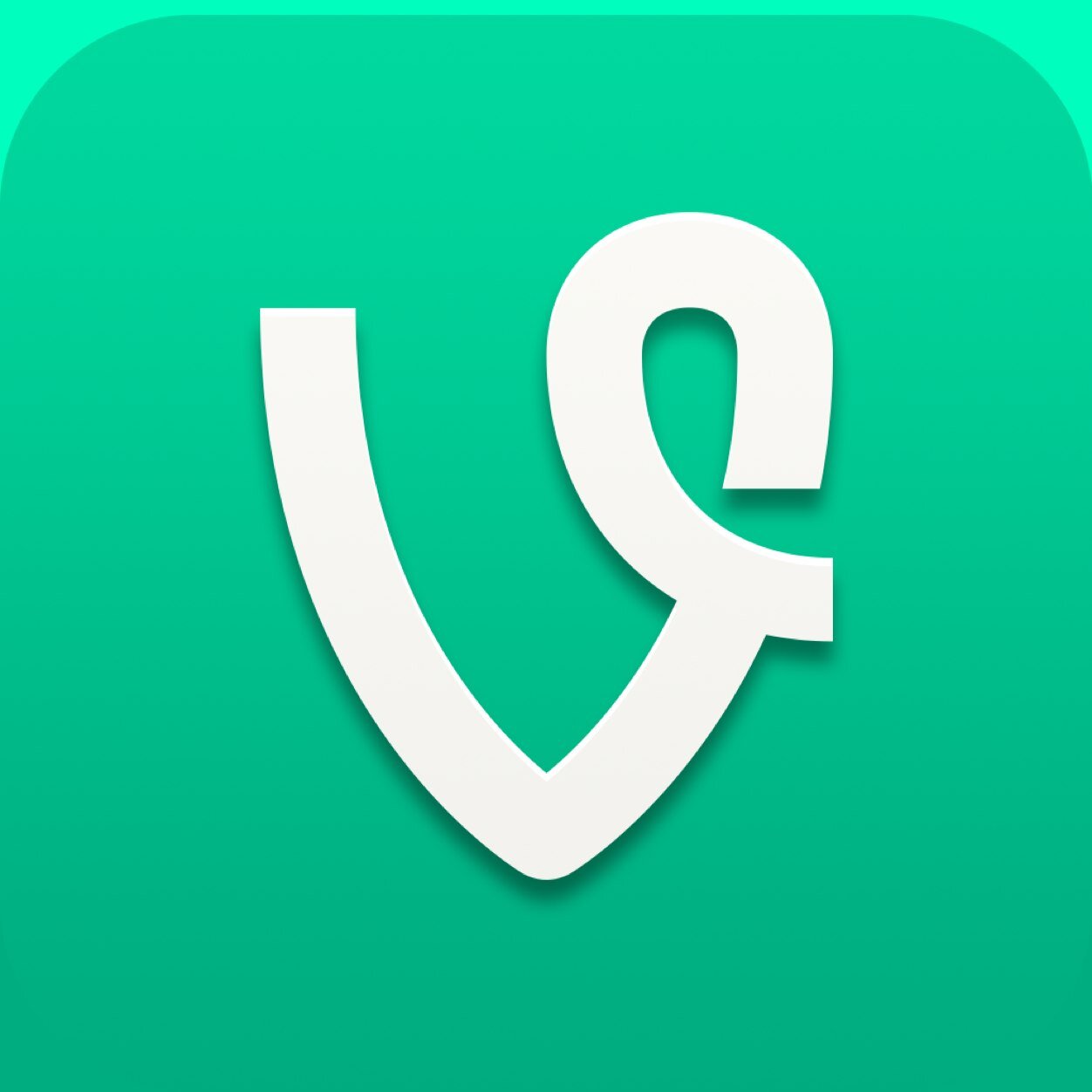 We tweet every funny voice overs on vine!