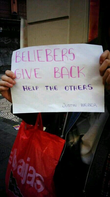 We are a group of Spanish Beliebers, thanks to Justin we have created a group to buy aliments, water, clothes and more to poor people. MAKE A WISH!