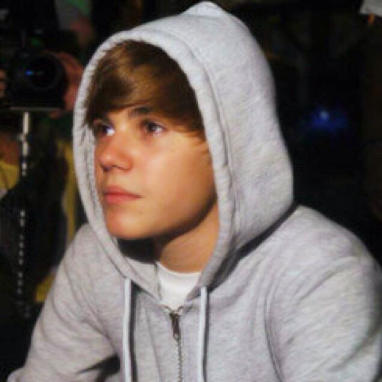 Dont follow this acc follow -- @Janaa_xoxo instead she follows back !