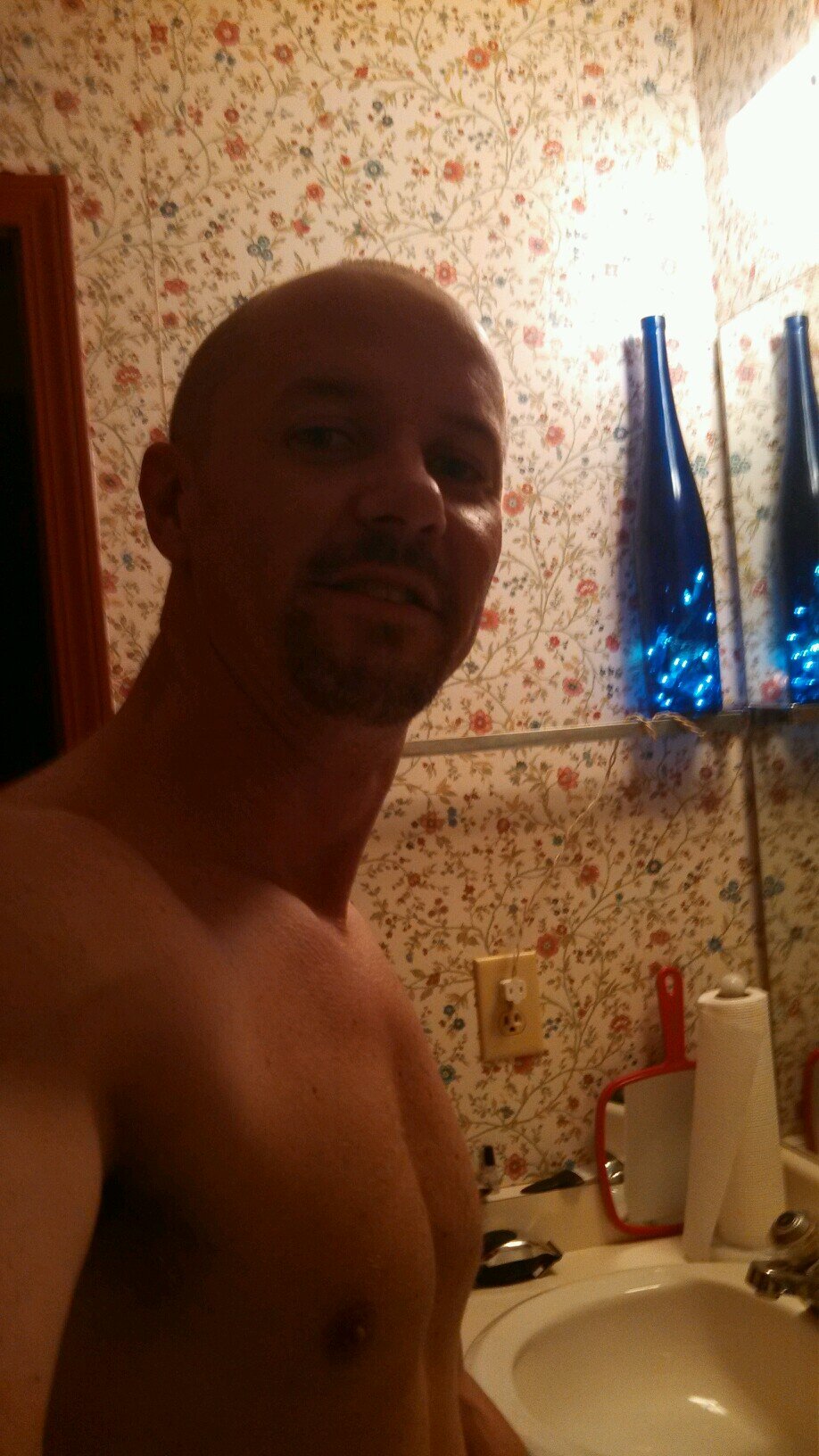 ghendricks2712's profile picture. Still Breaking the Dam Mold ,G'ed Up from the feet Up