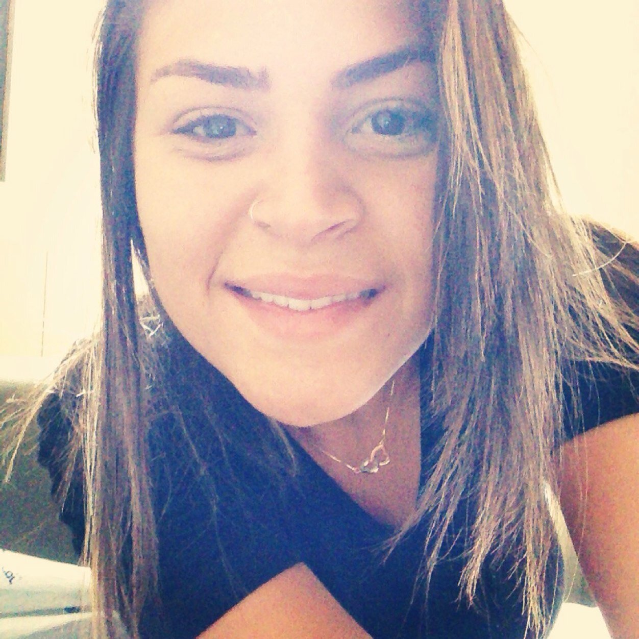 Estudante de Odontologia, em Itaúna- Minas Gerais; mineira 25 anos.Vida boua é a sua! A minha é ÓTIMA!