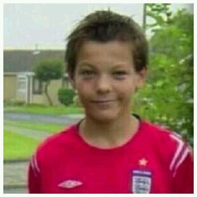 Soo I´m a HUGE LarryShipper but I don´t hate El. ~Some People Are Gay Get Over It!~ #Larryshipperhavethepower #LarryIsReal #LarryStylinson
