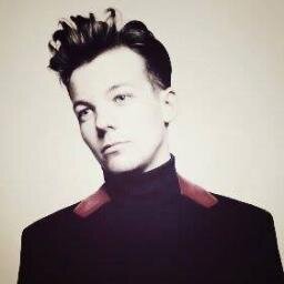 Finja que Seguir é a Bunda do Louis e Aperta.
