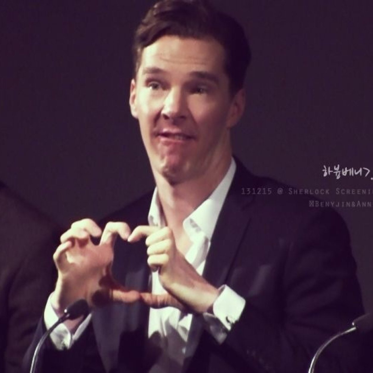 free follow from @CapaldiBatch because you're awesome and part of the best fandoms
Merry Christmas
