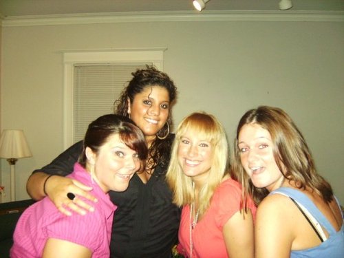 AlieeMarie's profile picture. 