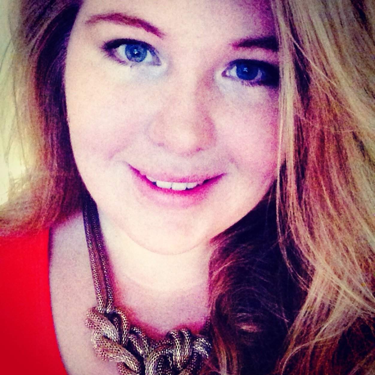 Stinats's profile picture. Otroligt matintresserad, okomplicerad, lycklig, ramlösaberoende, bakande, dryg, socialkontorsjobbande, livsnjutare i sina bästa år.