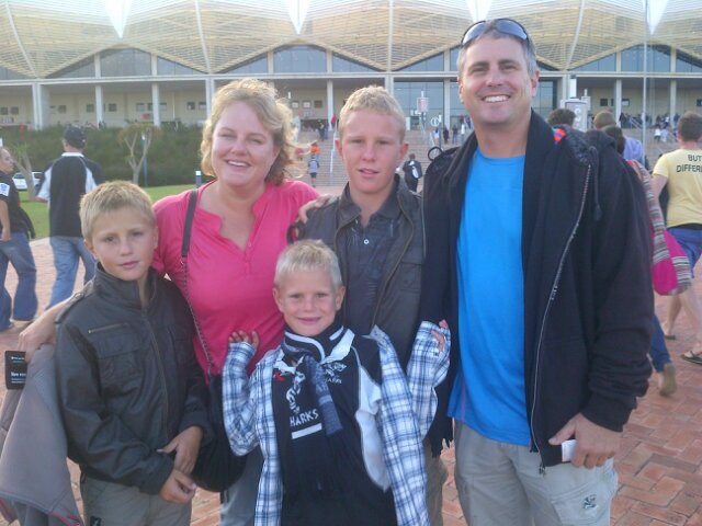 Married to Superman, mother of 3 very handsome boys,living for Jesus, living the adventure of life!
