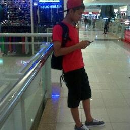 Krystal f(x) fanboy → ngidol JKT48
follow ae bek e jodoh