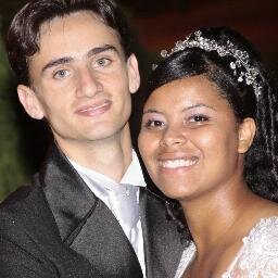 Somos:Casados, filhos, amigos, irmãos. A serviço do Reino de Deus