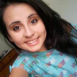 Princesa não é aquela que nasce em berço de ouro , e sim aquela que faz um sorriso valer diamante !