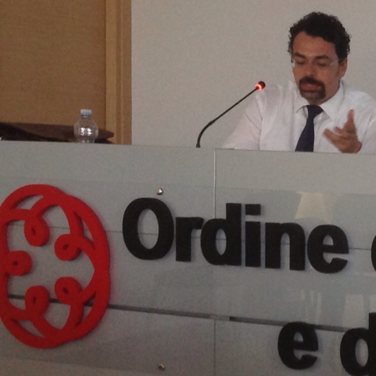 Padre di due bimbe, Commercialista presso l'ordine di Ragusa, appassionato di informatica, cloud, sw libero, ex runner con grande voglia di ricominciare..
