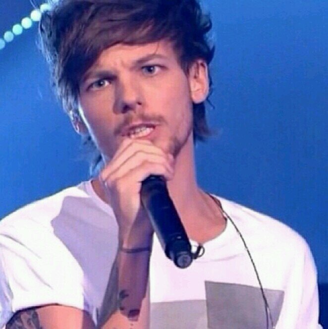 I was nice enough to give you a free follow so would you please follow @liamsfluffernut ILY AND UR WELCOME ♡