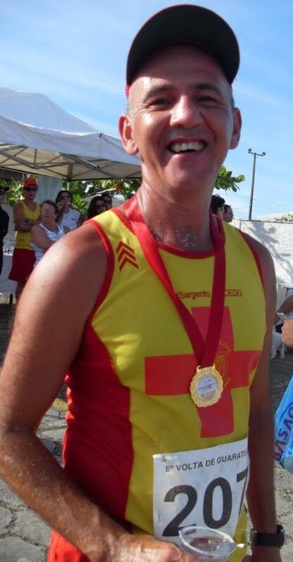 Henrique, Sargento dos Bombeiros aposentado, curto esportes radicais e todo tipo de desafio, gosto de correr e nadar