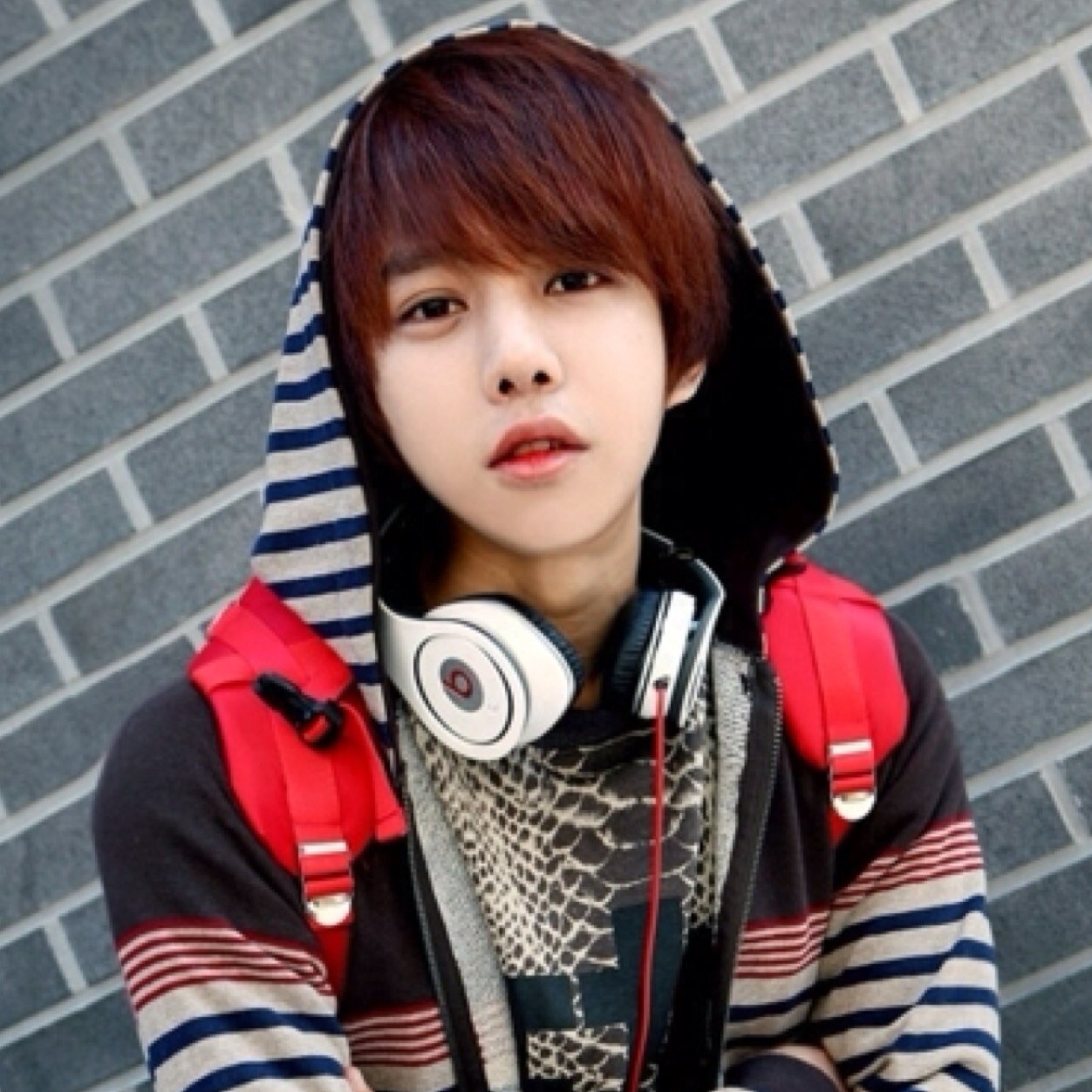 hi everyone ^^ I'm leechihoon (not real) หล่อลาก กระชากวิญญาณ ผมไม่เน้นคุยครับ เน้นแฟนเซอร์วิช #ห๊ะ!  (join us)  บอทวันแรก 15/08/2011