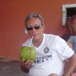 Amo Ler , churrasco e água de coco -   Família e amigos  -  adoro trabalhar .......  tim beta
