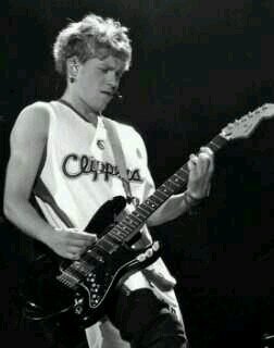 I play an instrument with six strings on it! || 0/5