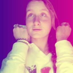 Hi;) !   
I love London and One Direction.
Follow me and I Follow you back ;)*