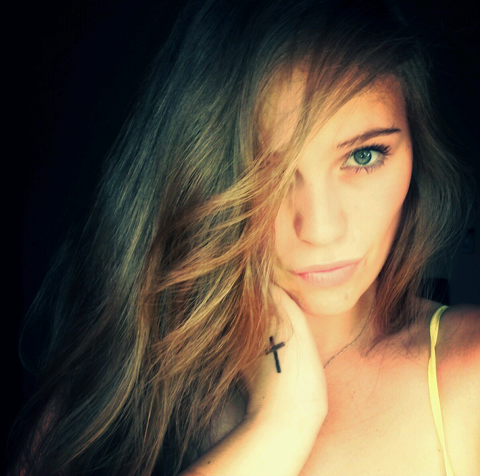 hugbugalex's profile picture. ♡Work Hard, Have Fun, No Drama♡ #HOCKEY_is life!* partying probably is too ♥;)