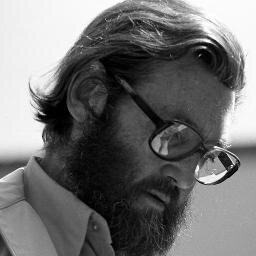 Yo soy un cronopio desdichado y húmedo. Julio Cortázar.