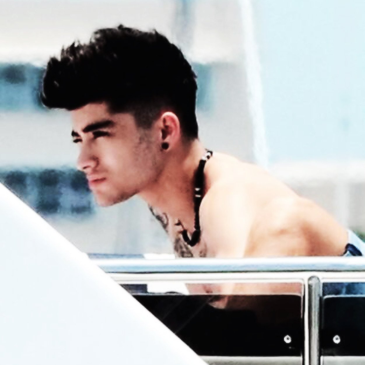 zaxynmnalik's profile picture. unfollow me here and please follow @zayngirli