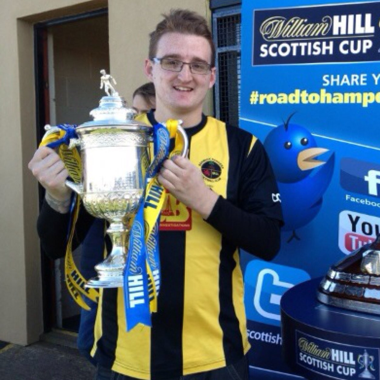 Berwick Rangers fan. Baking God. Goalkeeping novice. Champagne patter with a Lemonade face #TheFlyingBaker #BRFC #DBA