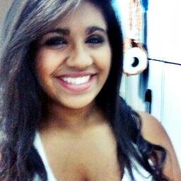 simpatica ... Alegre ... extrovertidaa :D
