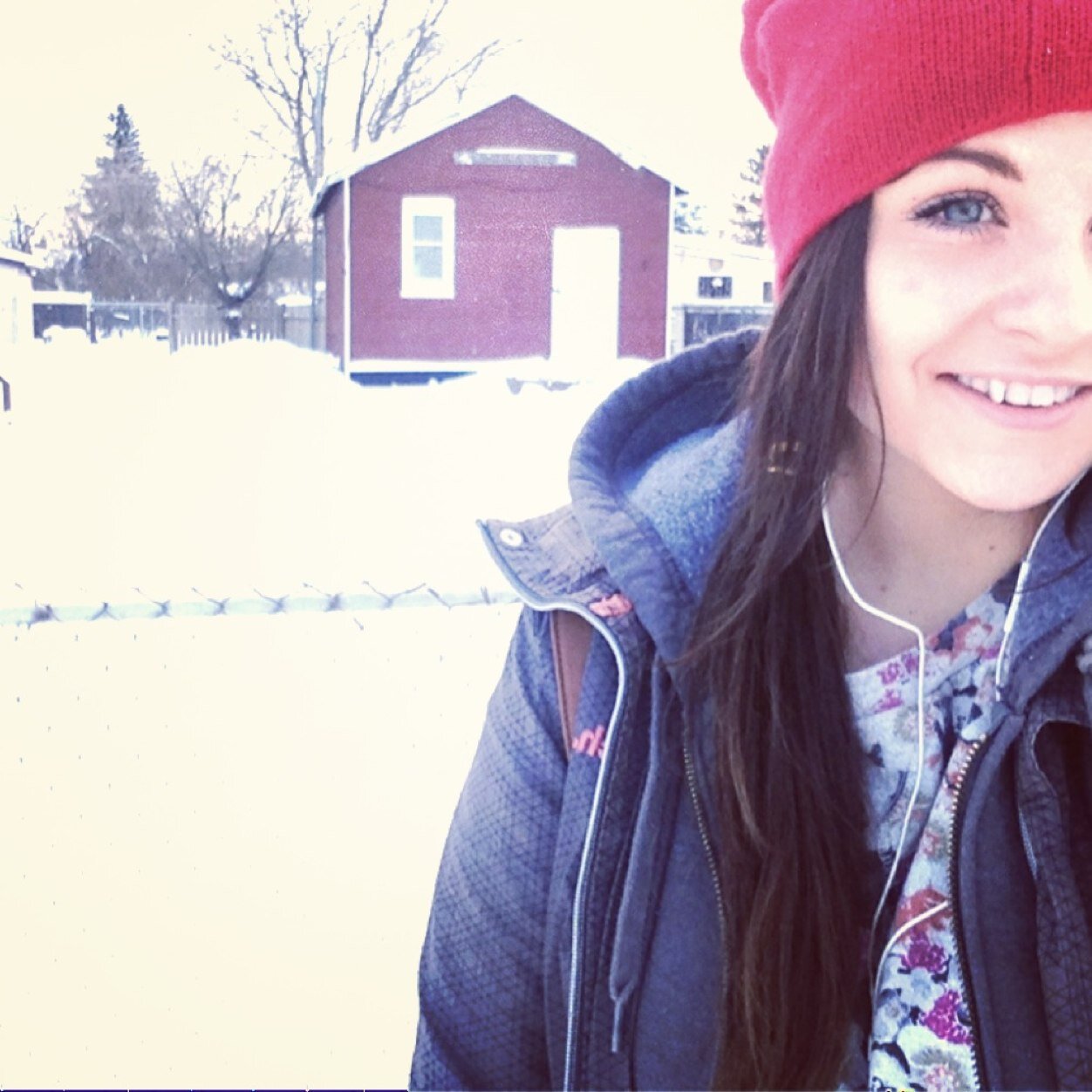 SCarvailho1's profile picture. We were given life not by choice. But still it is a gift. Wake up to a new day. Not to yesterday or tomorrow.. Live in the now and you will be sold as fuck :3