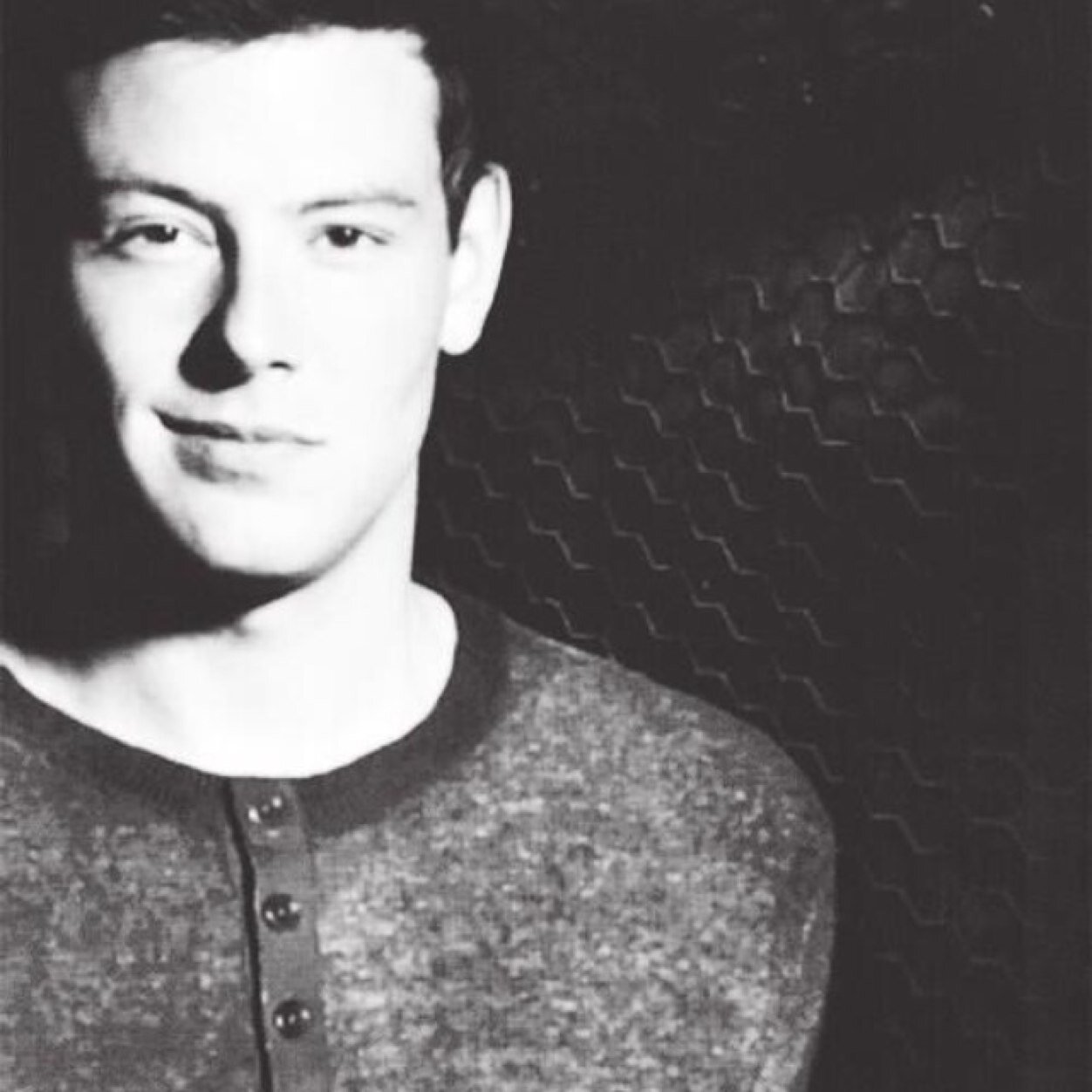 Tall, awkward, and very shy. My best friend is Rapunzel. #RIPCoryMonteith #OUAT #RP