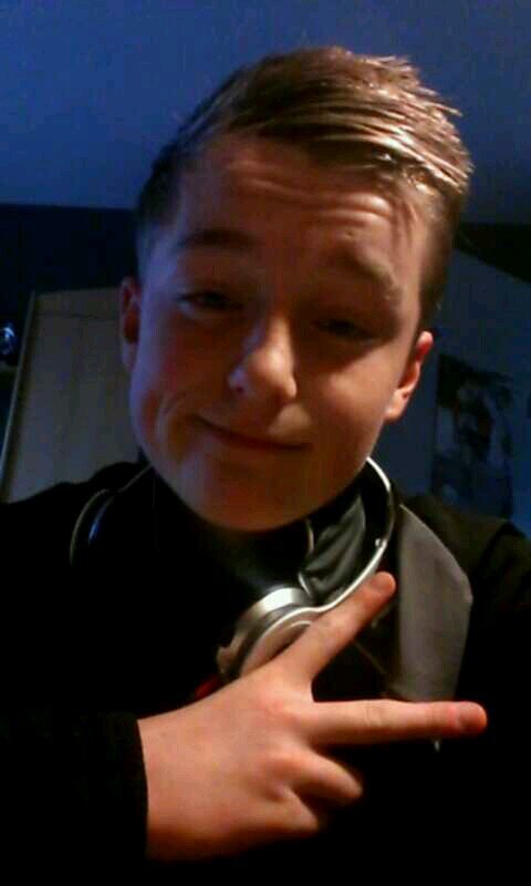 Volg Broer @nanndoo_ !