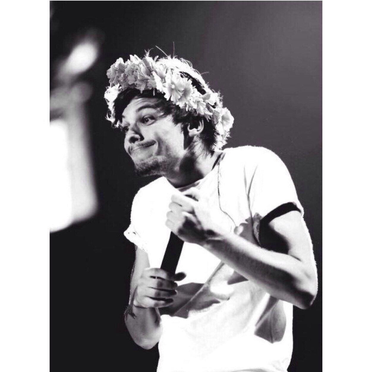 ♡if this room was burning, i wouldnt even notice♡ i love louis so much. 100% Louis Girl x
