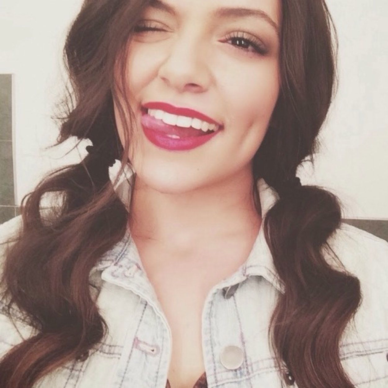 Bethany • 19 • single • allgdr