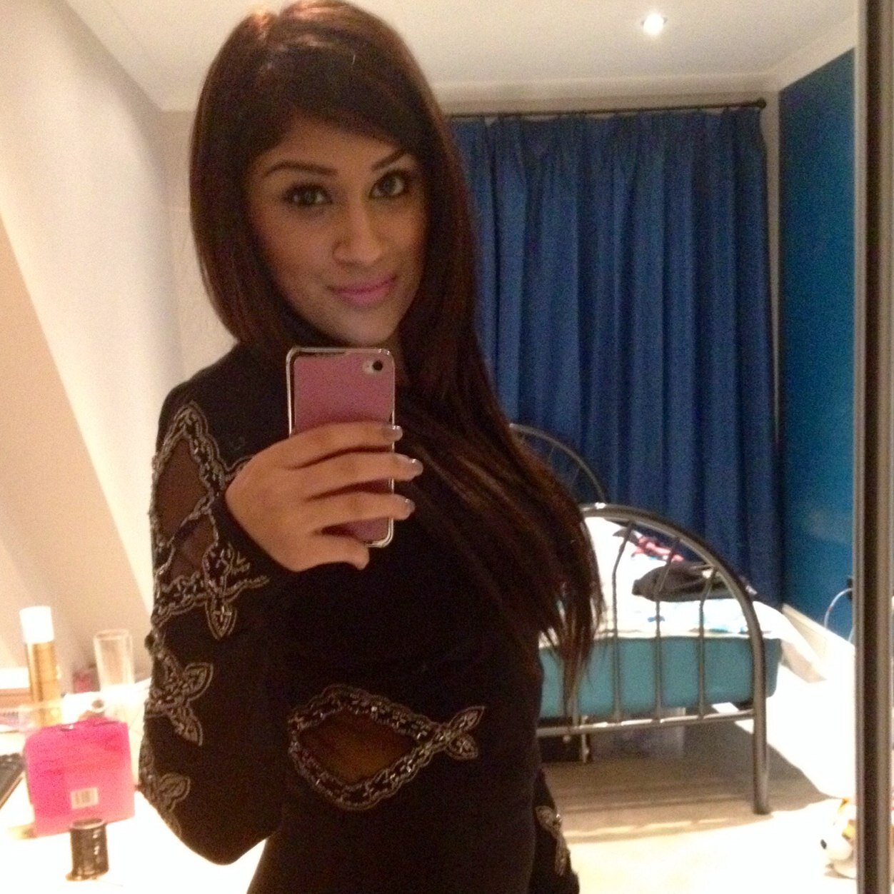 s1ms1mma786's profile picture. 'the purpose of life is the expansion of happiness' :)