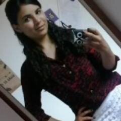 ..mtoo linda,super tímida,feliz,apaixonada,leolina e sãopaulinaa. Gosto de ler & amo ' meus amigoos' Follow-me, seja top e descubra mais =D !