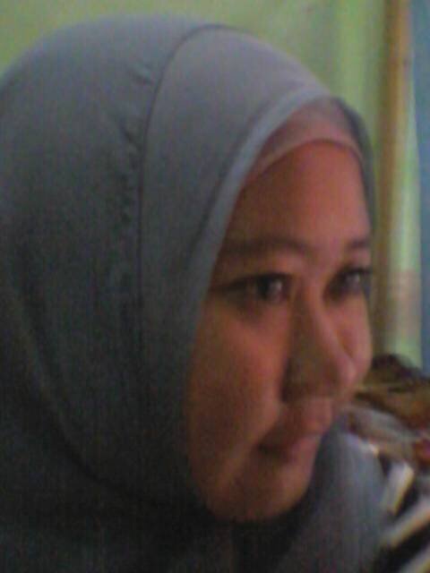 namaku puji... hobi tidur...prinsip : cuek sama apapun.Dann selalu tertawa..hahaha
