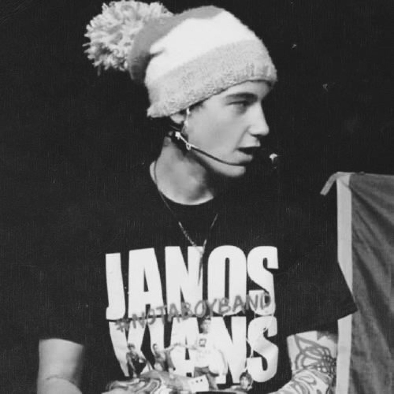 beauchxnel's profile picture. Follow @papayaluke instead of this please, thank you. :)