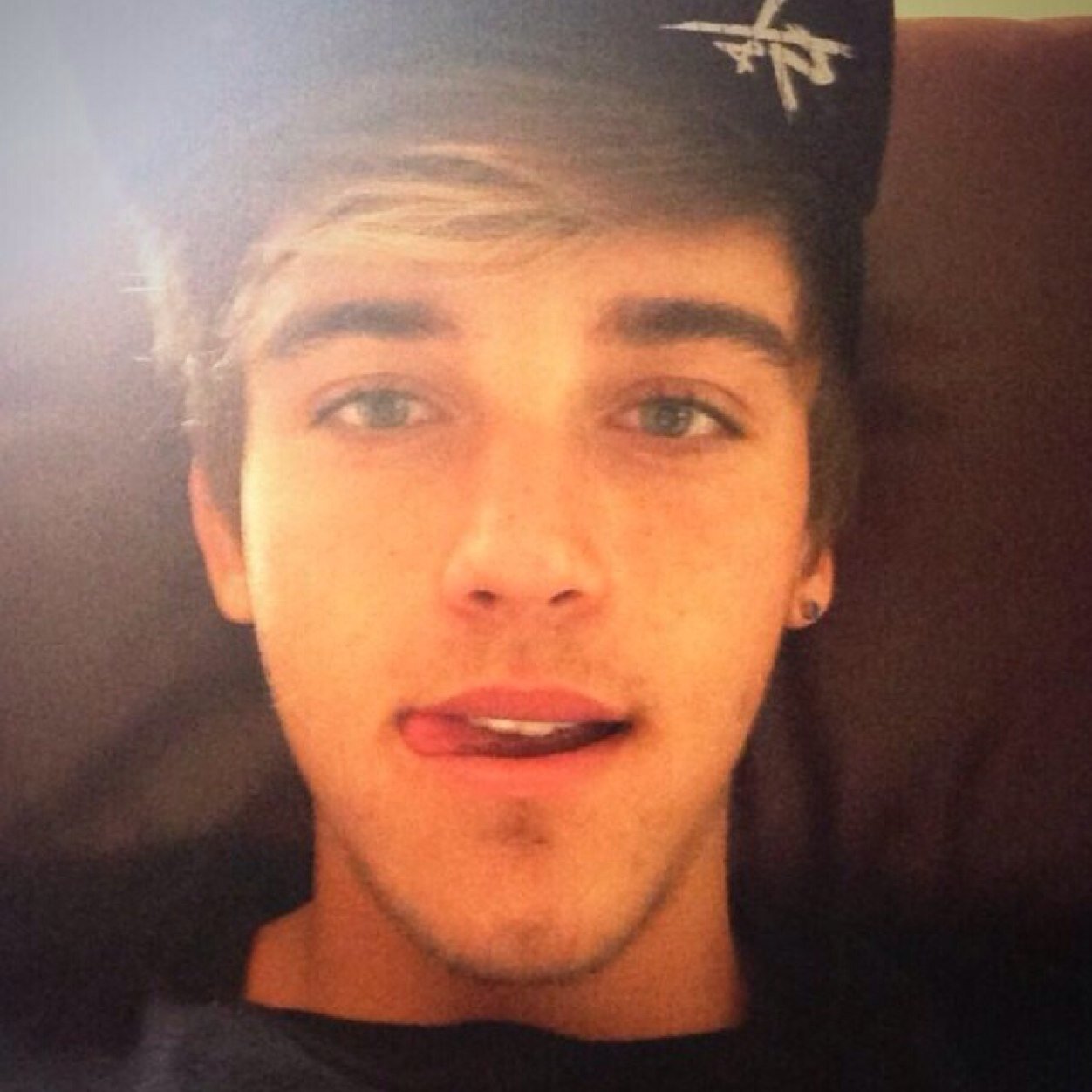 Pop a trace. 0/5 of the Janoskians.