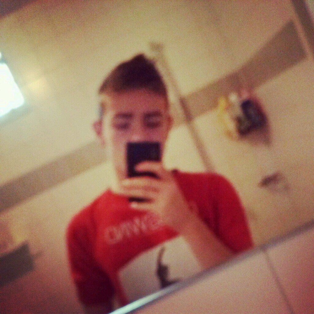 zie gebonden broeders als me real family !