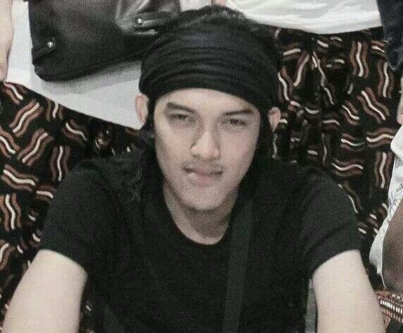 Menyusuri hari bak mentari pagi...