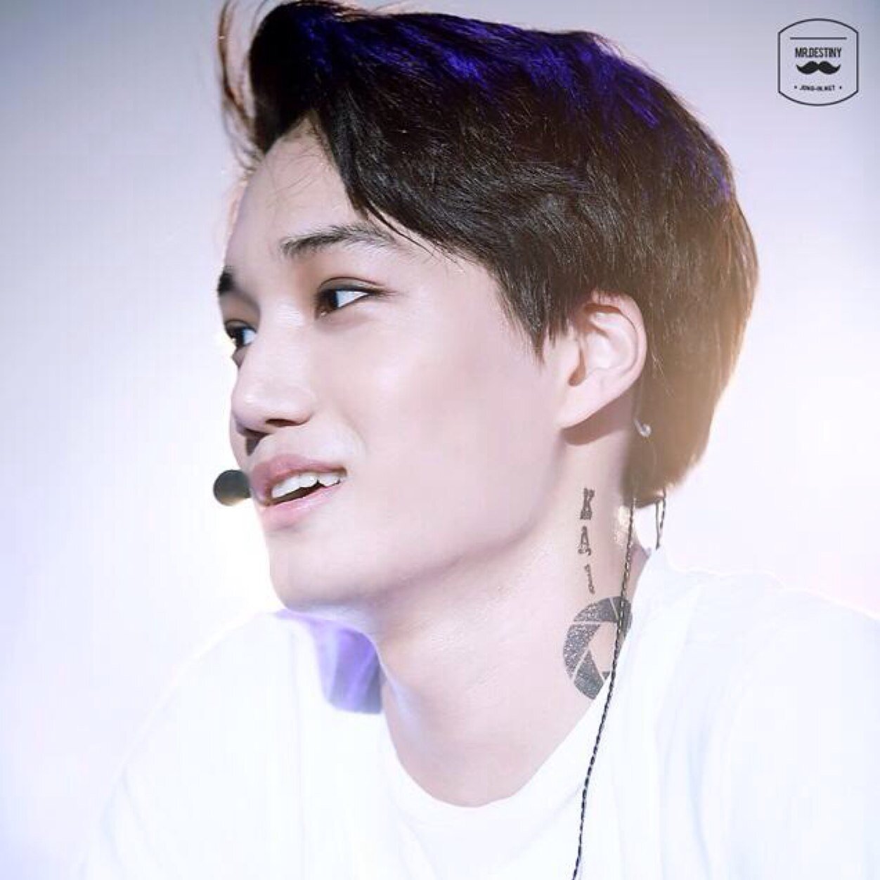 อันยองงผมไคจากเอ็กโซครับ ผมขาวมาก(?) มาคุยกันนะครับ. เก็กหล่อ (13.9.2013 )