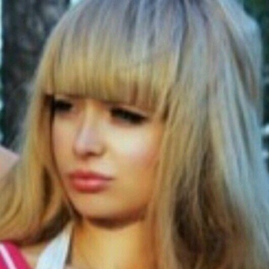 Bgneeed's profile picture. أحب شخص يكبرني سننآ تعلقت به؛تركني خوفآ من بعض الامورأكتفا فقط بمراقبتي .