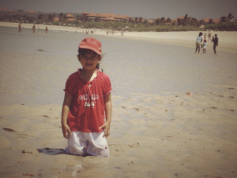 NandyaFadila's profile picture. Unfoll aja follow yang baru yaa @nandyaf_